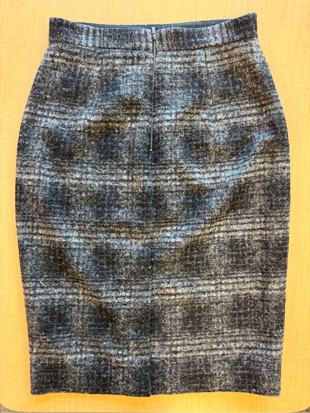 Banana Republic Gray Plaid Wool-Blend Pencil Skirt - Picture 4 of 6